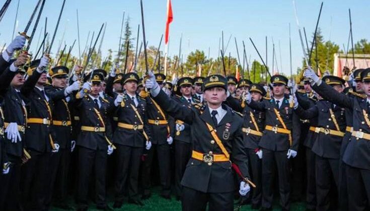 TSK’dan ihraç edilen teğmenlerden ilk tepki