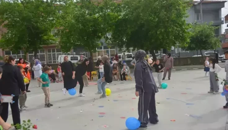 Savaştepe’de Anneler Günü Kutlaması